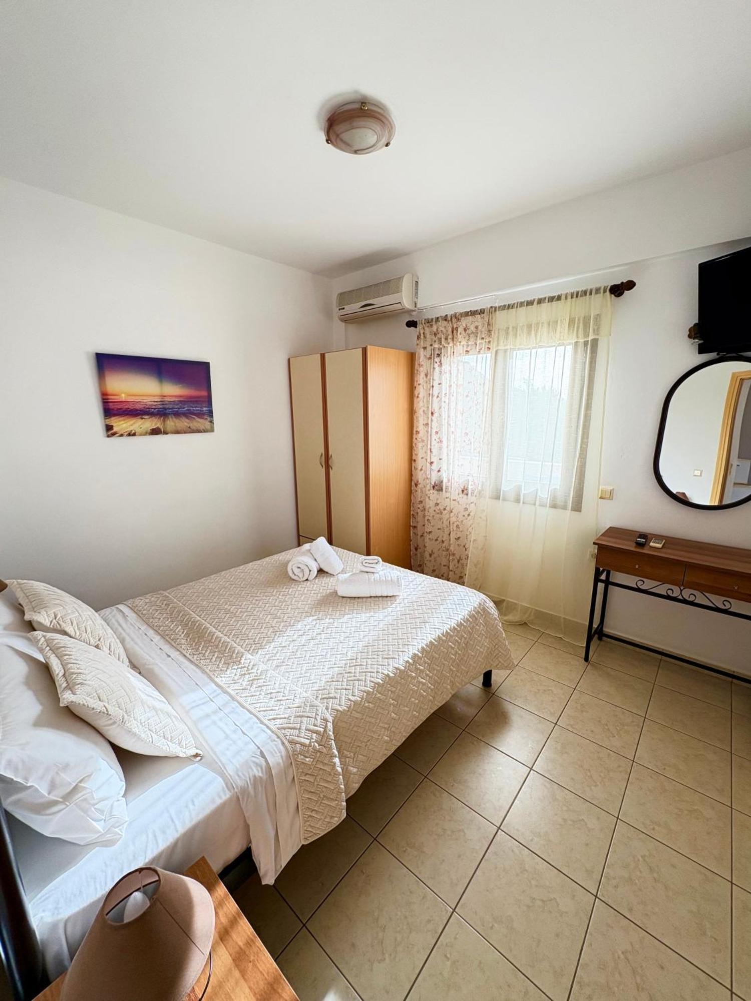 Rousolakos Pool Apartments Palekastro Buitenkant foto
